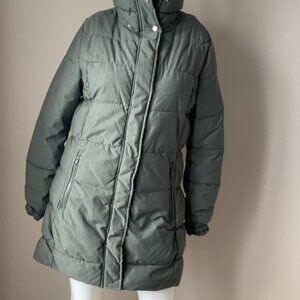 Host Pick! ❤️ Helly Hansen Puffer Coat